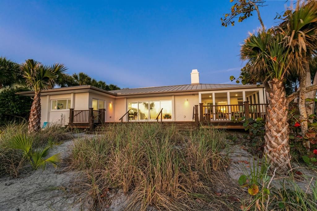 Recently Sold: $4,500,000 (4 beds, 3 baths, 2960 Square Feet)