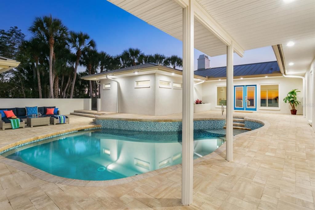 Recently Sold: $4,500,000 (4 beds, 3 baths, 2960 Square Feet)