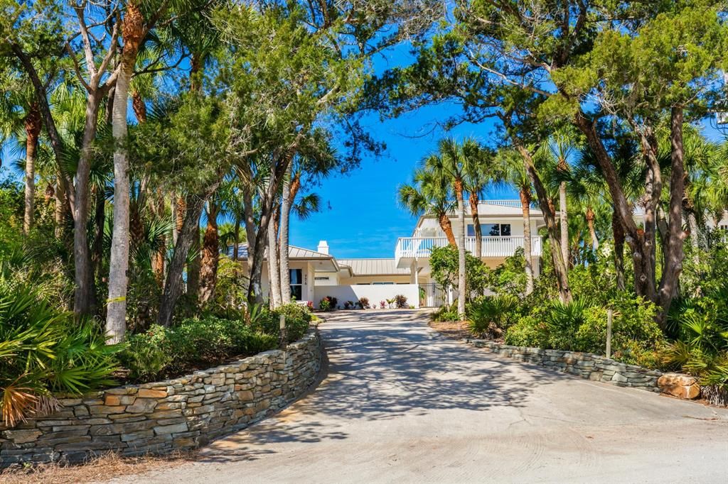 Recently Sold: $4,500,000 (4 beds, 3 baths, 2960 Square Feet)