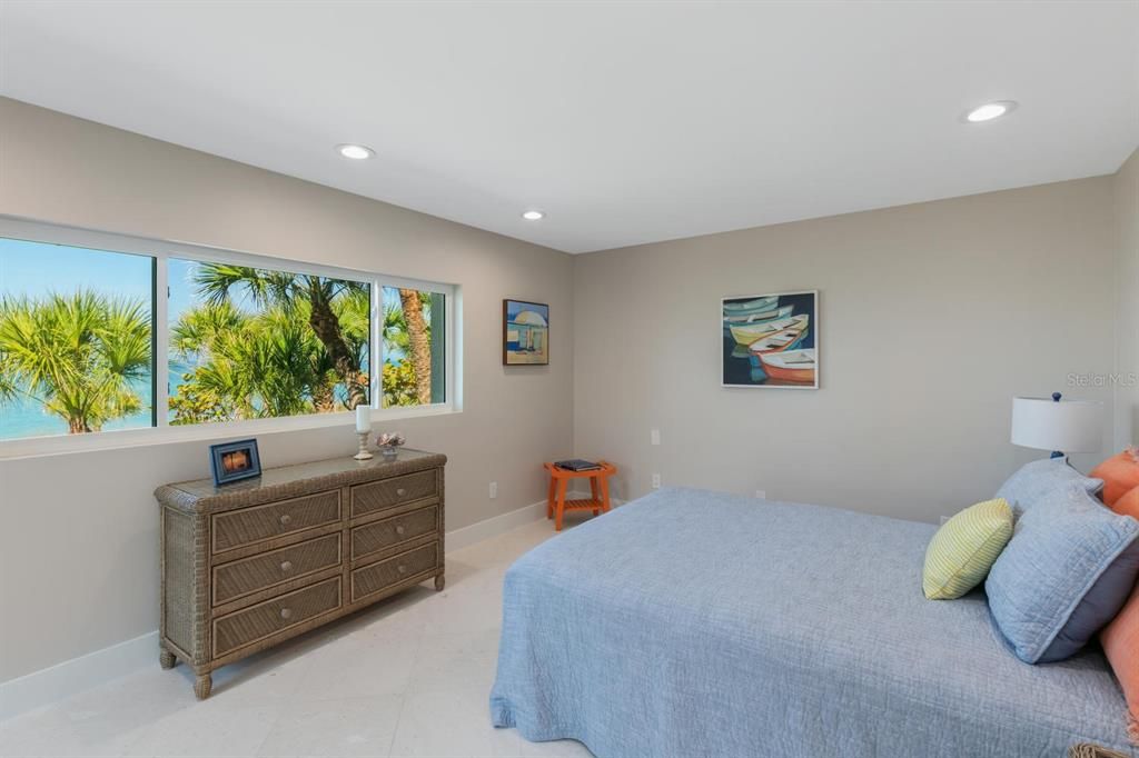 Recently Sold: $4,500,000 (4 beds, 3 baths, 2960 Square Feet)