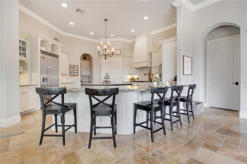 Recently Sold: $1,350,000 (5 beds, 3 baths, 4574 Square Feet)