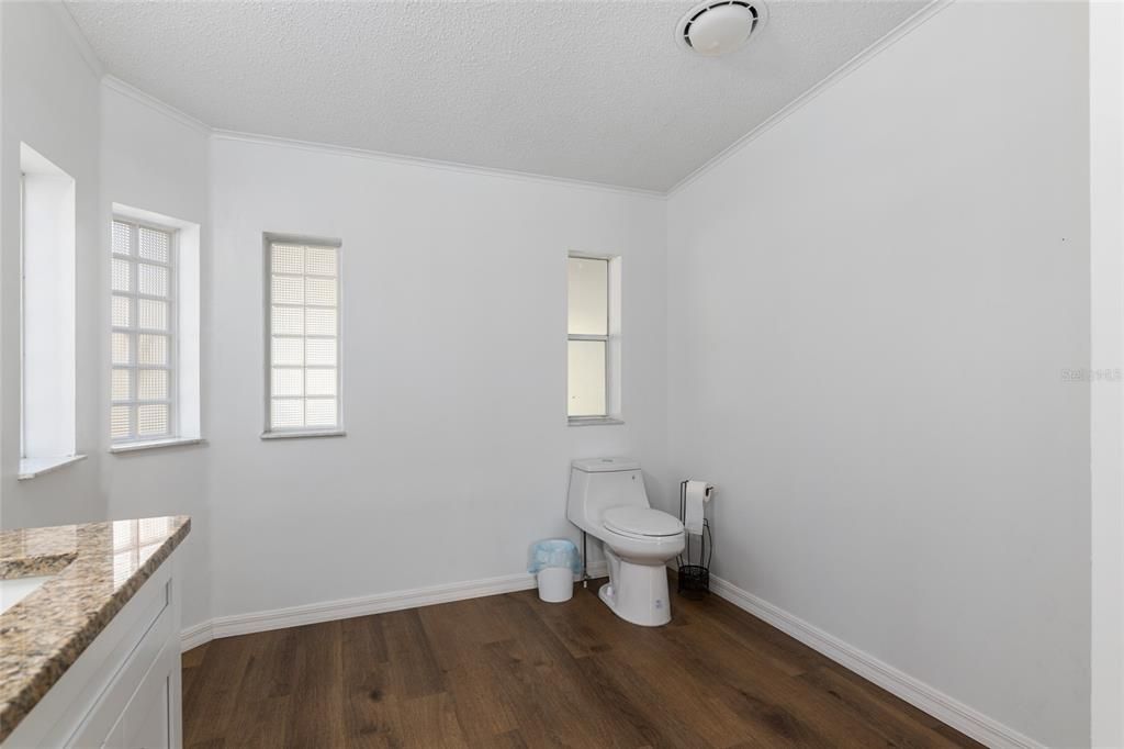 Recently Sold: $485,000 (3 beds, 2 baths, 1876 Square Feet)