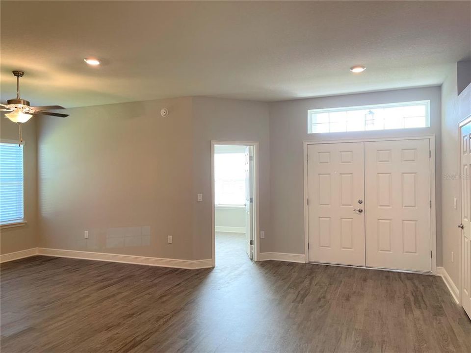 Recently Rented: $3,295 (5 beds, 3 baths, 2827 Square Feet)