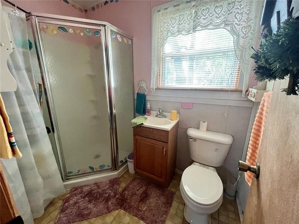 最近售出: $139,900 (2 贝兹, 1 浴室, 720 平方英尺)