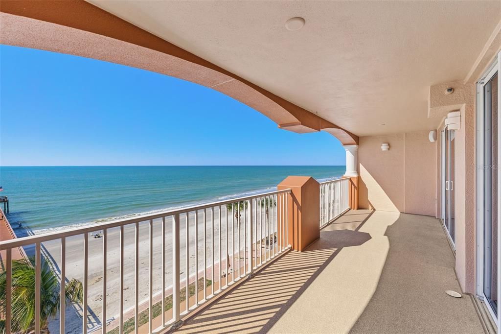 Recently Sold: $1,750,000 (3 beds, 3 baths, 2410 Square Feet)