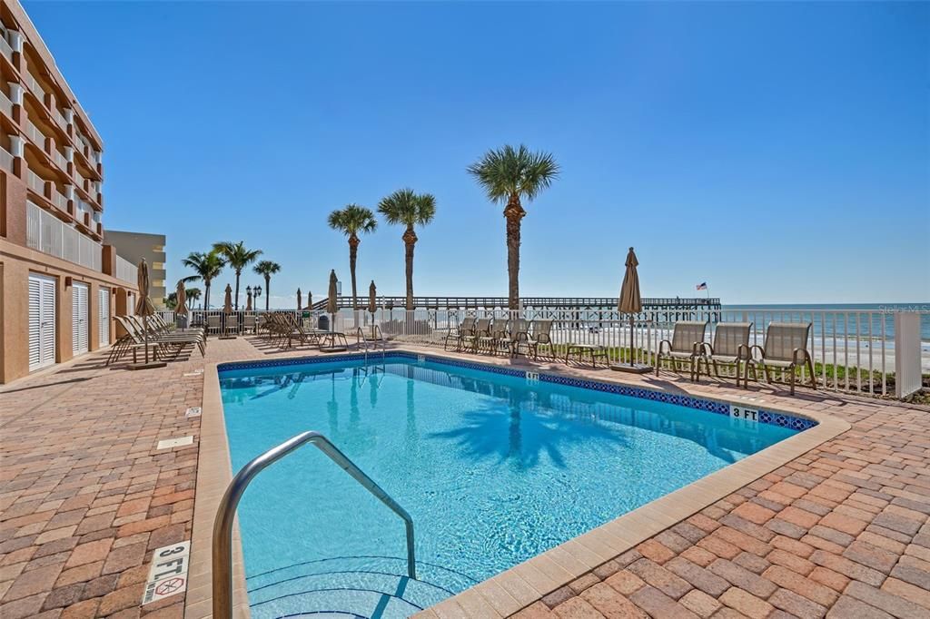 Recently Sold: $1,750,000 (3 beds, 3 baths, 2410 Square Feet)