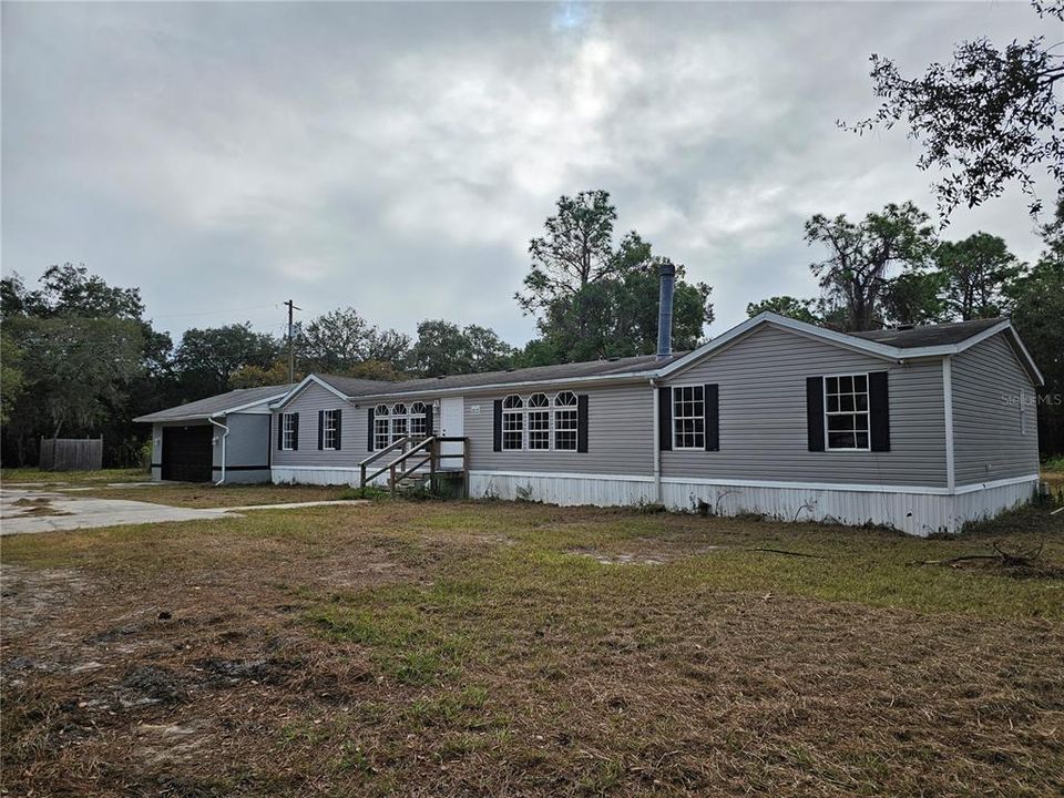 Recently Sold: $299,000 (4 beds, 2 baths, 2079 Square Feet)