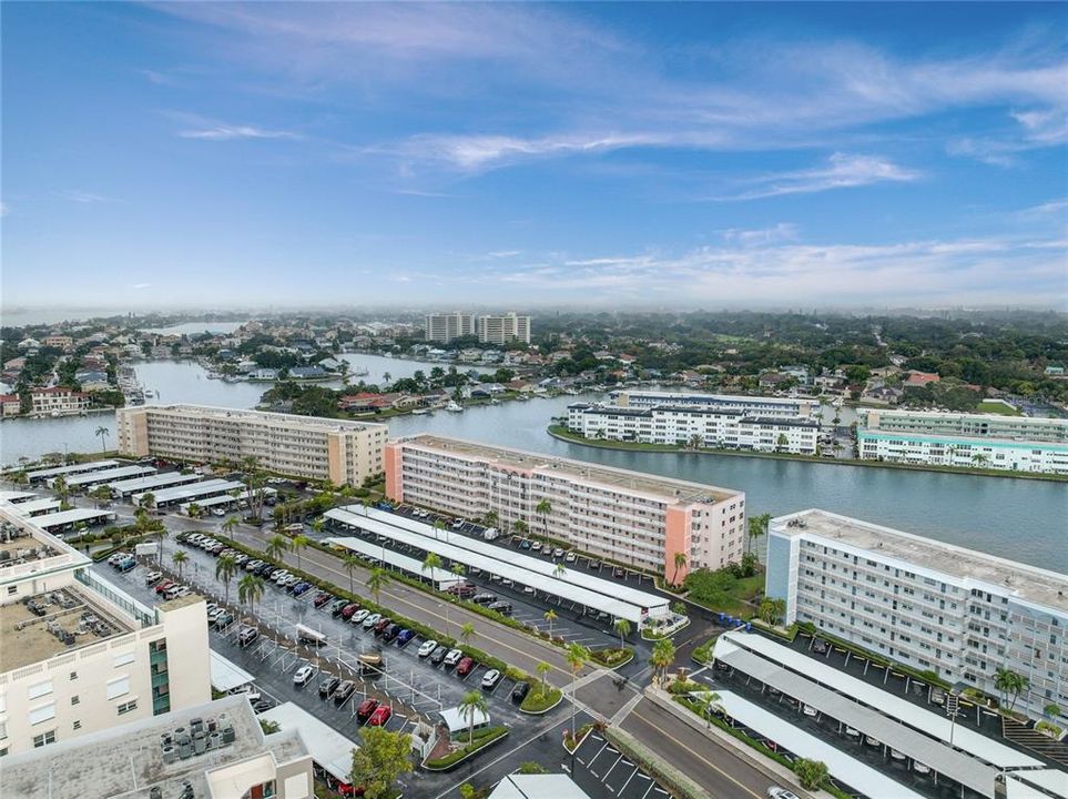 Recently Sold: $305,000 (2 beds, 2 baths, 1250 Square Feet)