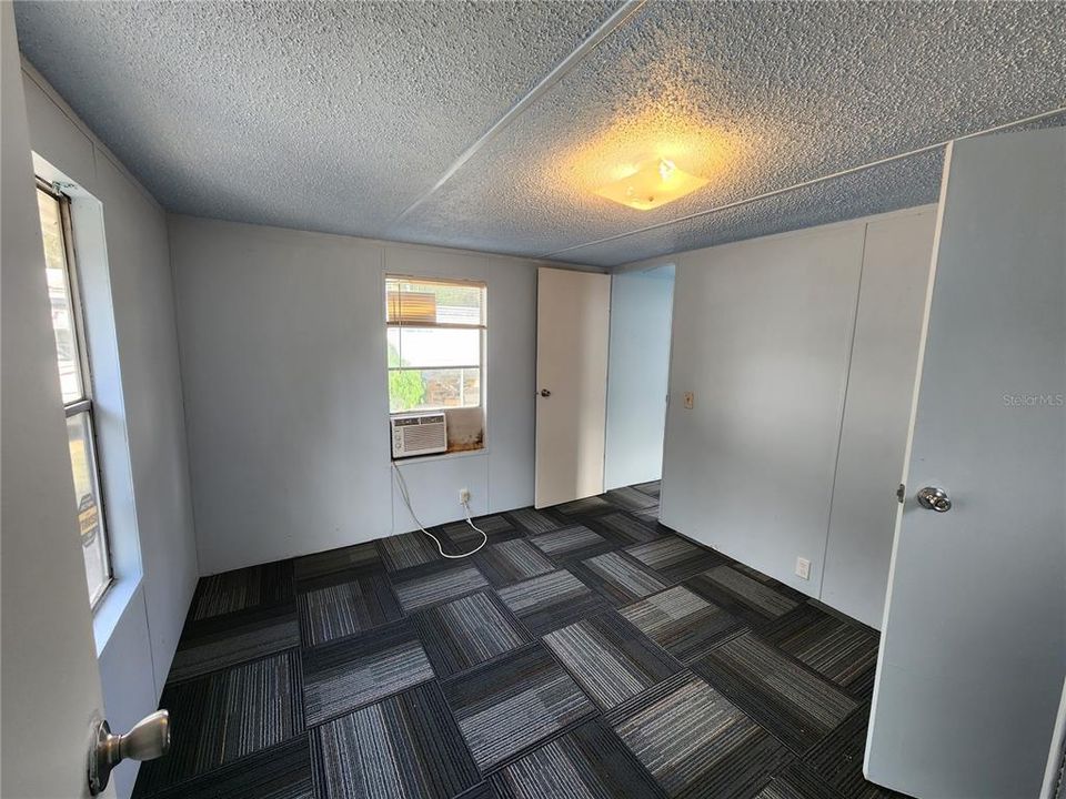 For Sale: $146,900 (2 beds, 1 baths, 672 Square Feet)