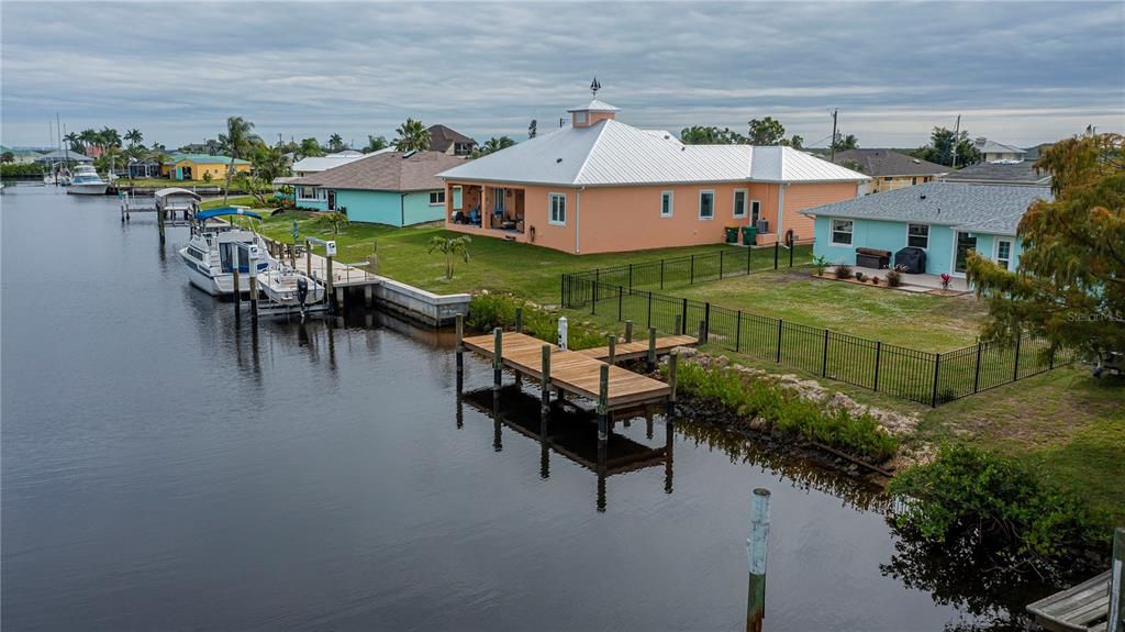 Recently Sold: $425,000 (3 beds, 2 baths, 1390 Square Feet)