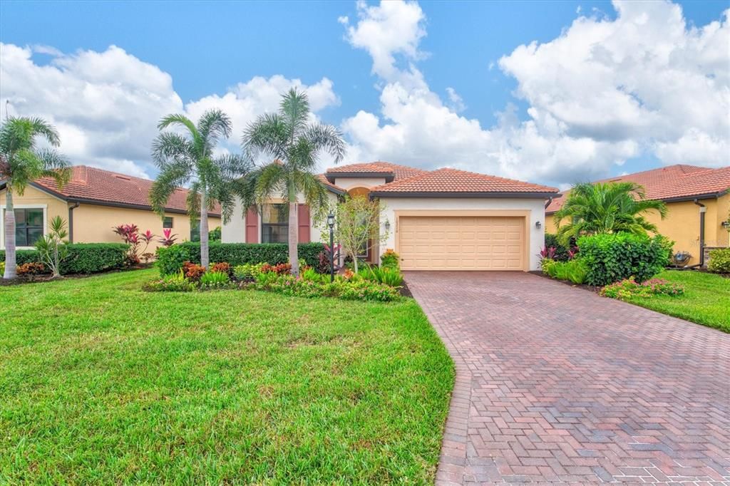 Recently Sold: $699,900 (4 beds, 3 baths, 2032 Square Feet)