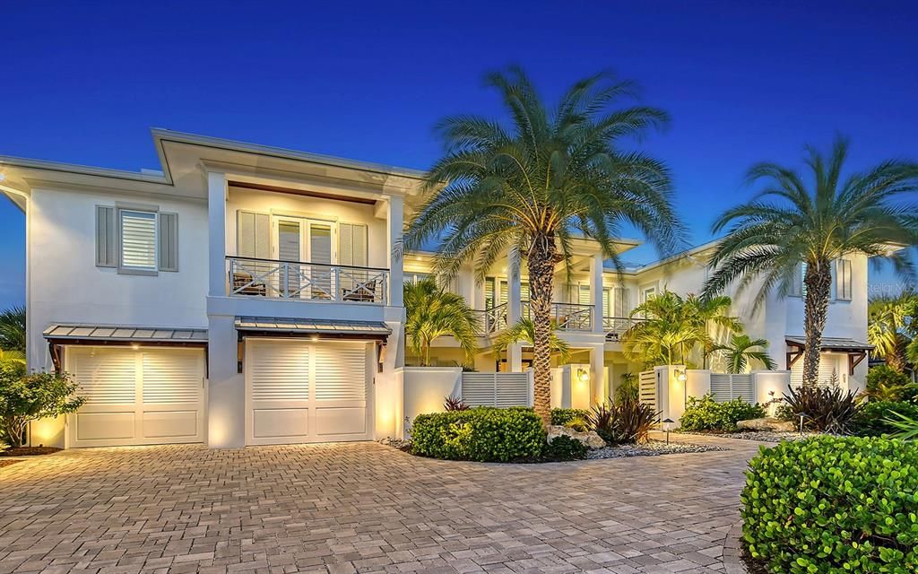 Recently Sold: $8,950,000 (4 beds, 4 baths, 3388 Square Feet)