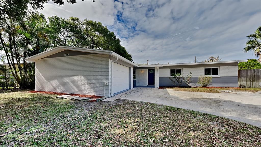 Recently Sold: $289,900 (3 beds, 2 baths, 1328 Square Feet)