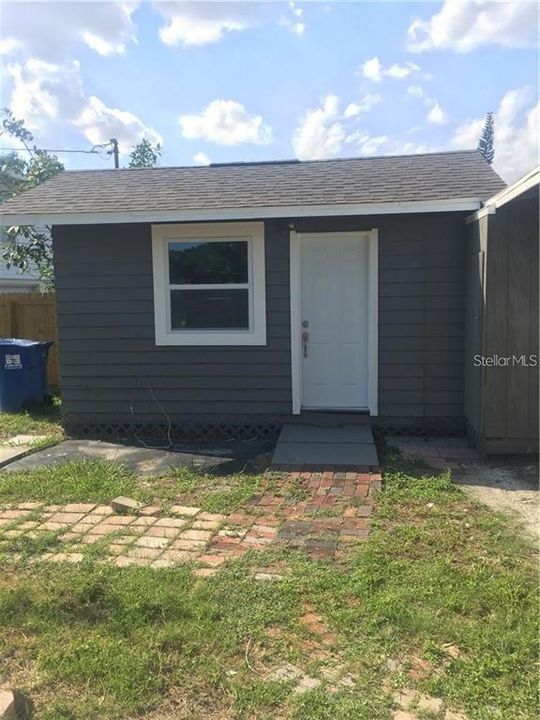 Recently Rented: $995 (1 beds, 1 baths, 350 Square Feet)
