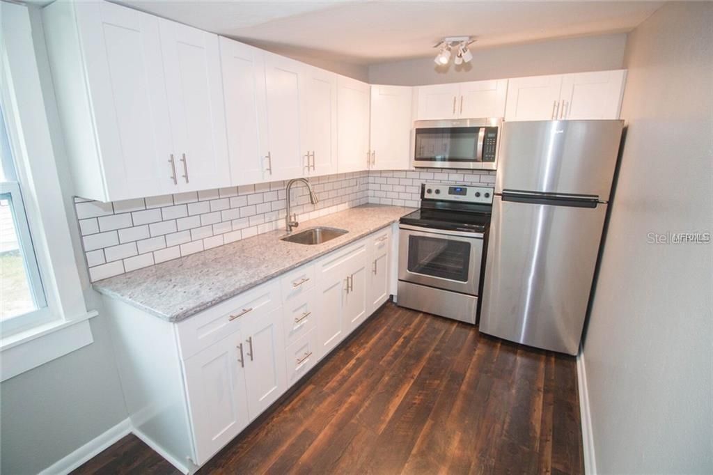 Recently Rented: $995 (1 beds, 1 baths, 350 Square Feet)