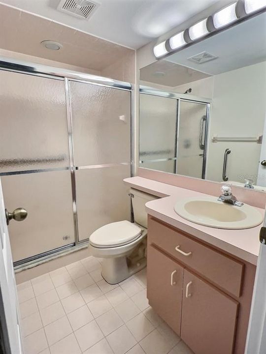 待售: $189,900 (2 贝兹, 2 浴室, 1040 平方英尺)