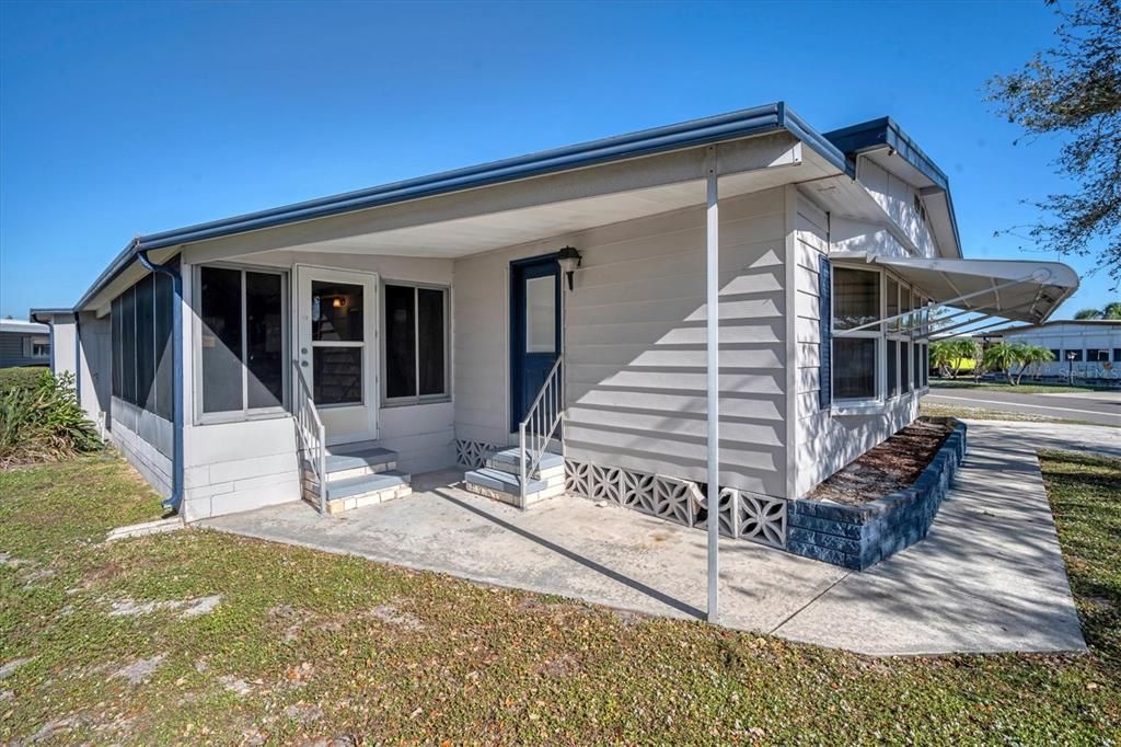 Recently Sold: $180,000 (2 beds, 2 baths, 1320 Square Feet)