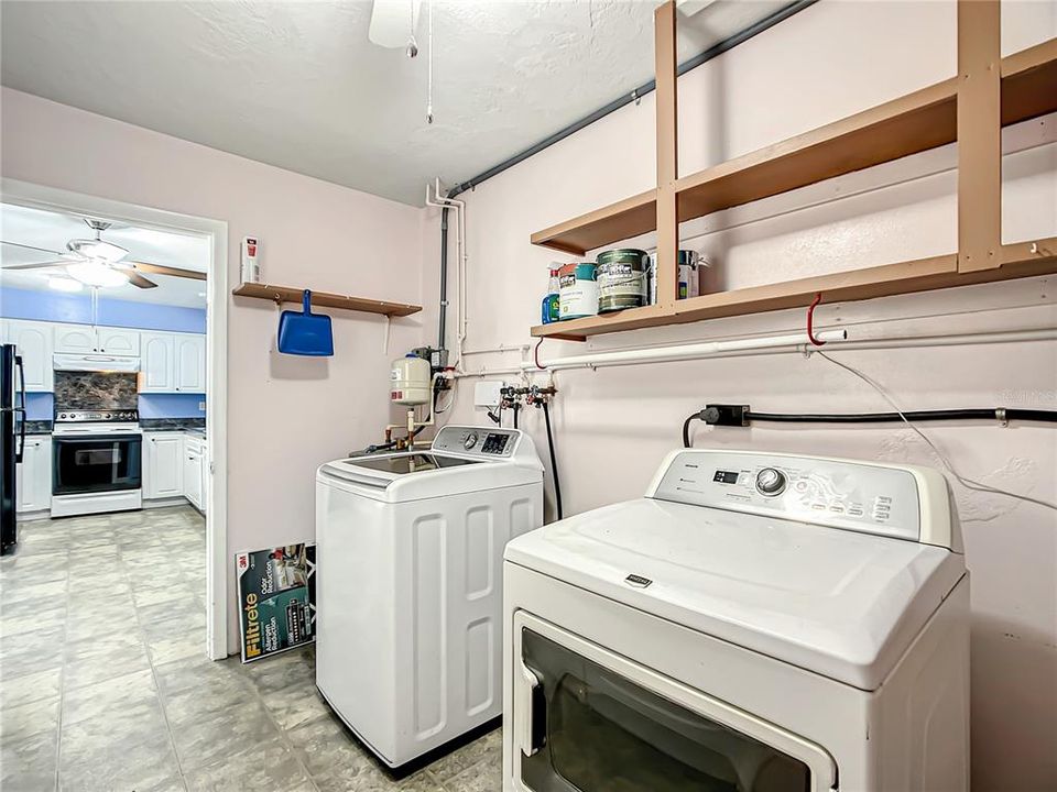 Active With Contract: $147,500 (2 beds, 1 baths, 1040 Square Feet)