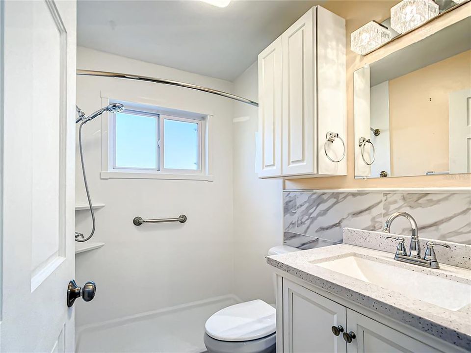 Active With Contract: $147,500 (2 beds, 1 baths, 1040 Square Feet)