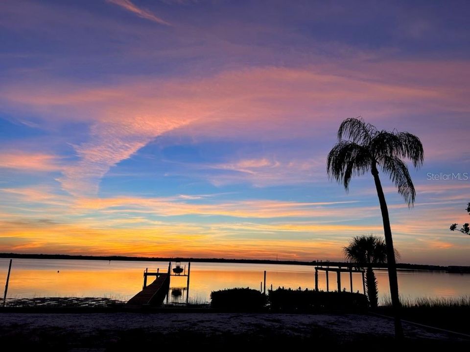 Recently Sold: $1,300,000 (3 beds, 2 baths, 2876 Square Feet)