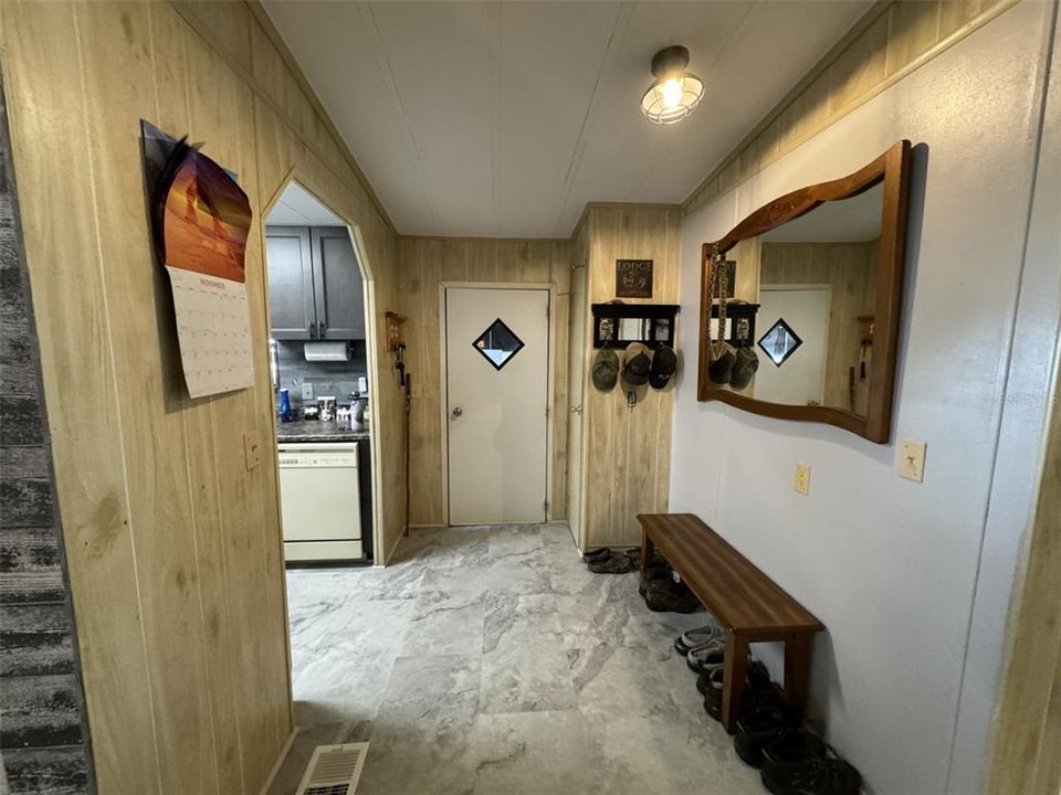 For Sale: $190,000 (2 beds, 2 baths, 1357 Square Feet)