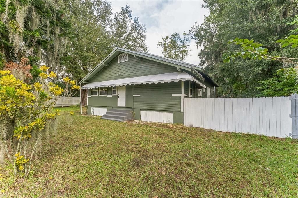 Recently Sold: $252,500 (3 beds, 2 baths, 1630 Square Feet)