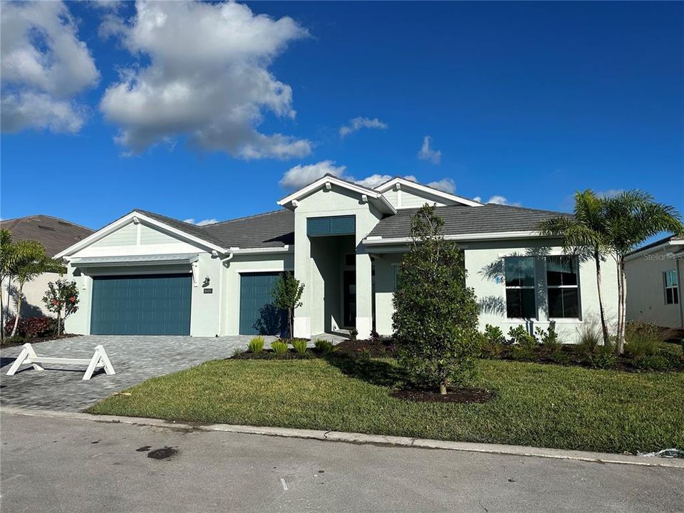 Recently Sold: $1,590,666 (4 beds, 2 baths, 3682 Square Feet)