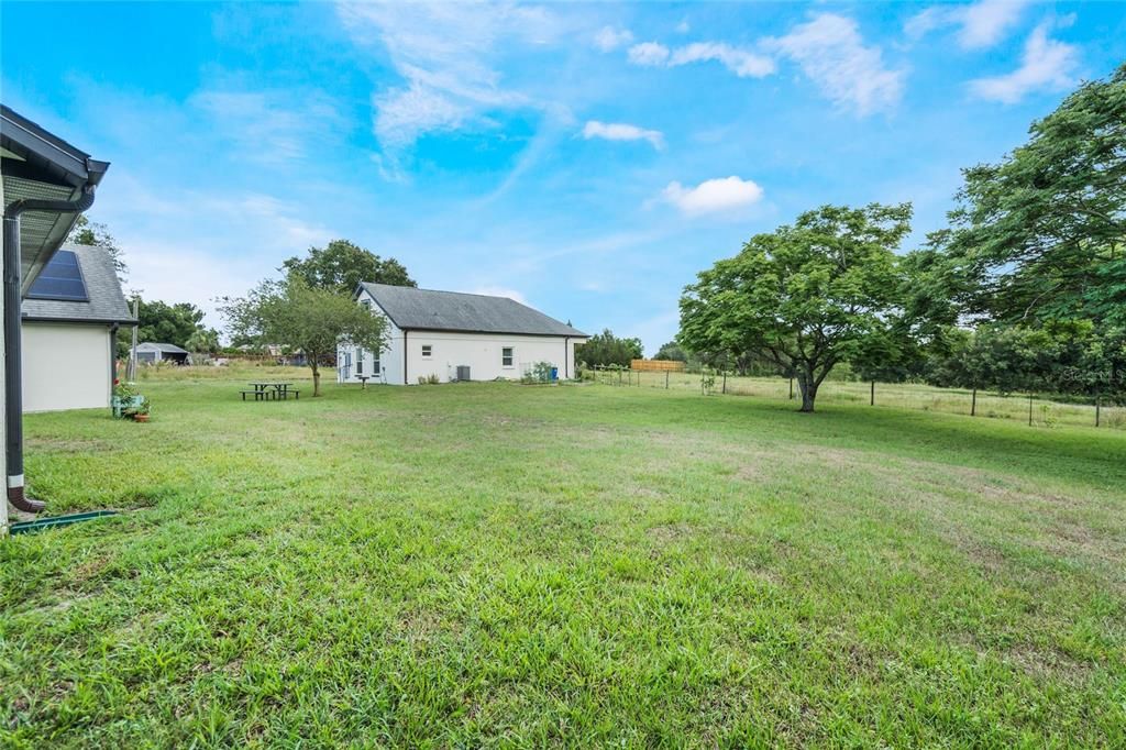 For Sale: $999,000 (4 beds, 3 baths, 3500 Square Feet)