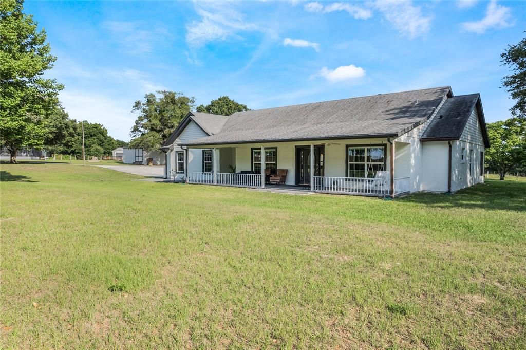 For Sale: $999,000 (4 beds, 3 baths, 3500 Square Feet)