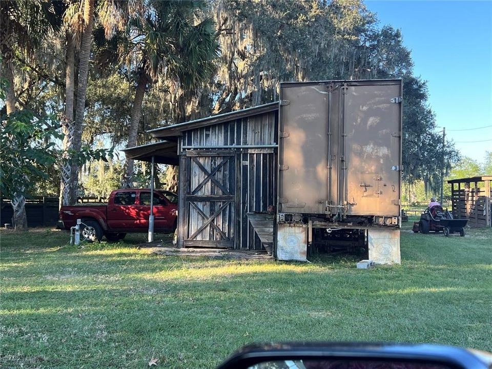 Semi Trailer Container/w Small Office