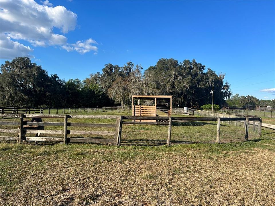 6 Loafing Sheds