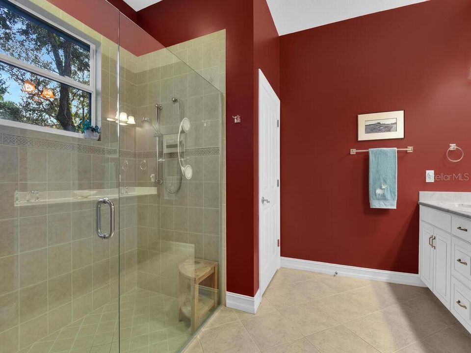 最近售出: $724,900 (4 贝兹, 3 浴室, 2080 平方英尺)