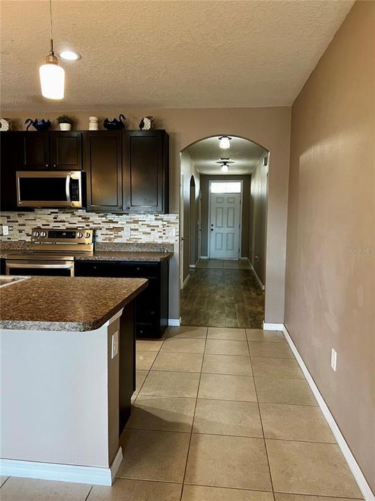 For Rent: $2,600 (4 beds, 2 baths, 1647 Square Feet)