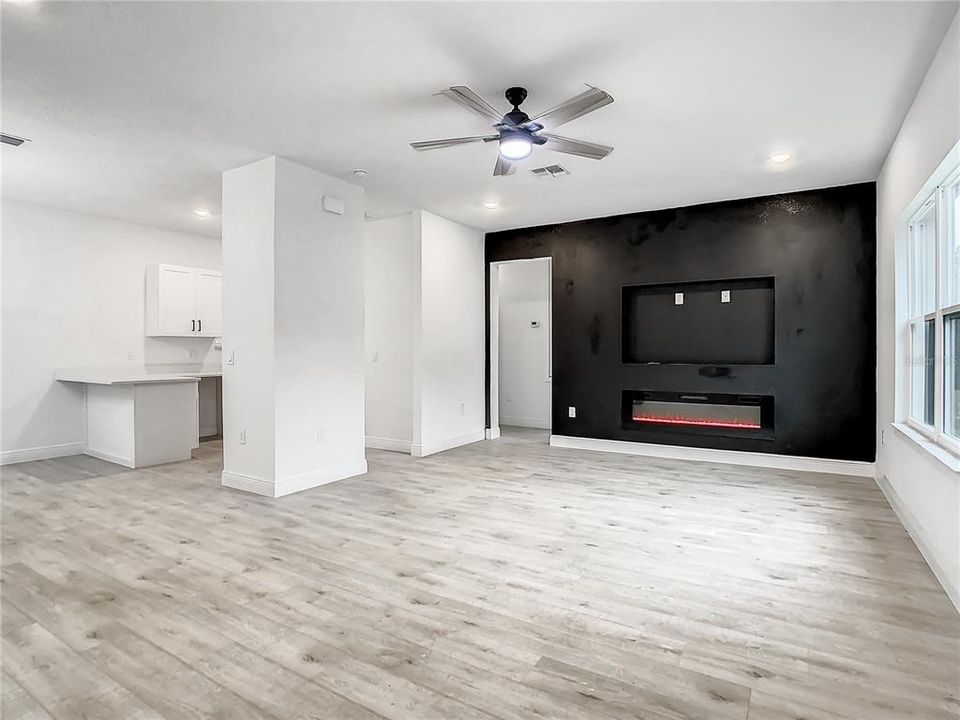 Active With Contract: $338,000 (3 beds, 2 baths, 1570 Square Feet)