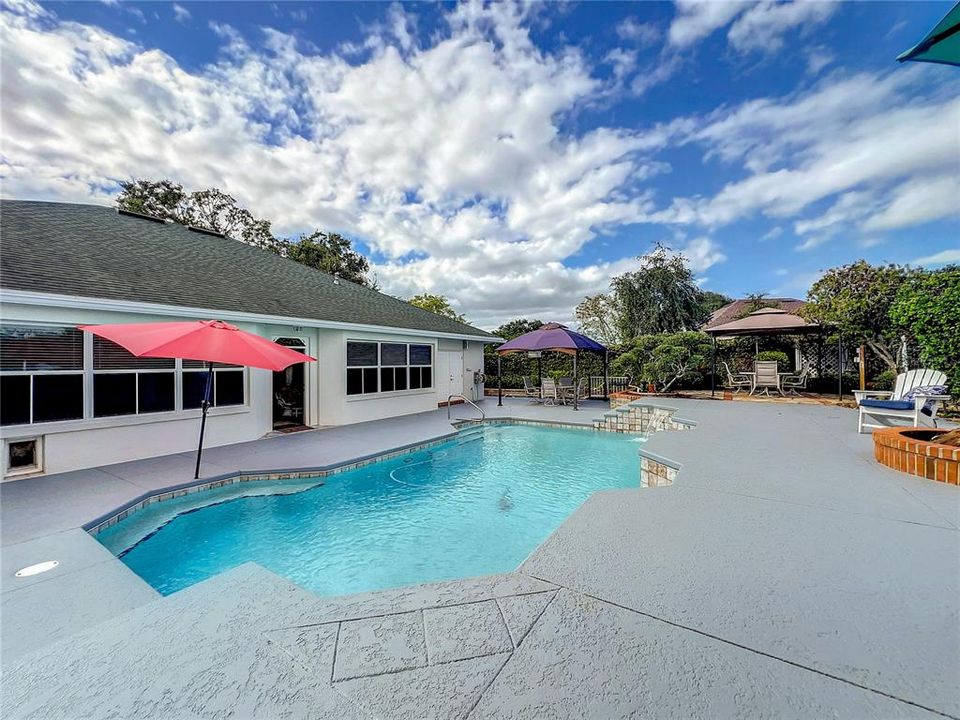 This home has the BEST outdoor area