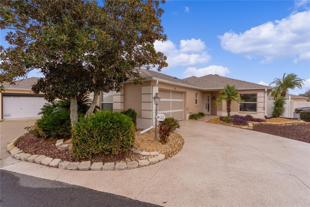 Recently Sold: $399,000 (3 beds, 2 baths, 1737 Square Feet)