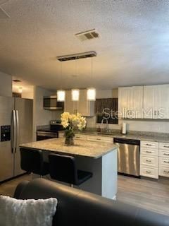 Active With Contract: $199,999 (3 beds, 2 baths, 1152 Square Feet)