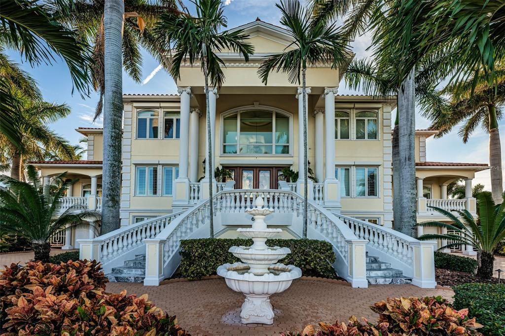 For Sale: $5,900,000 (5 beds, 5 baths, 7114 Square Feet)