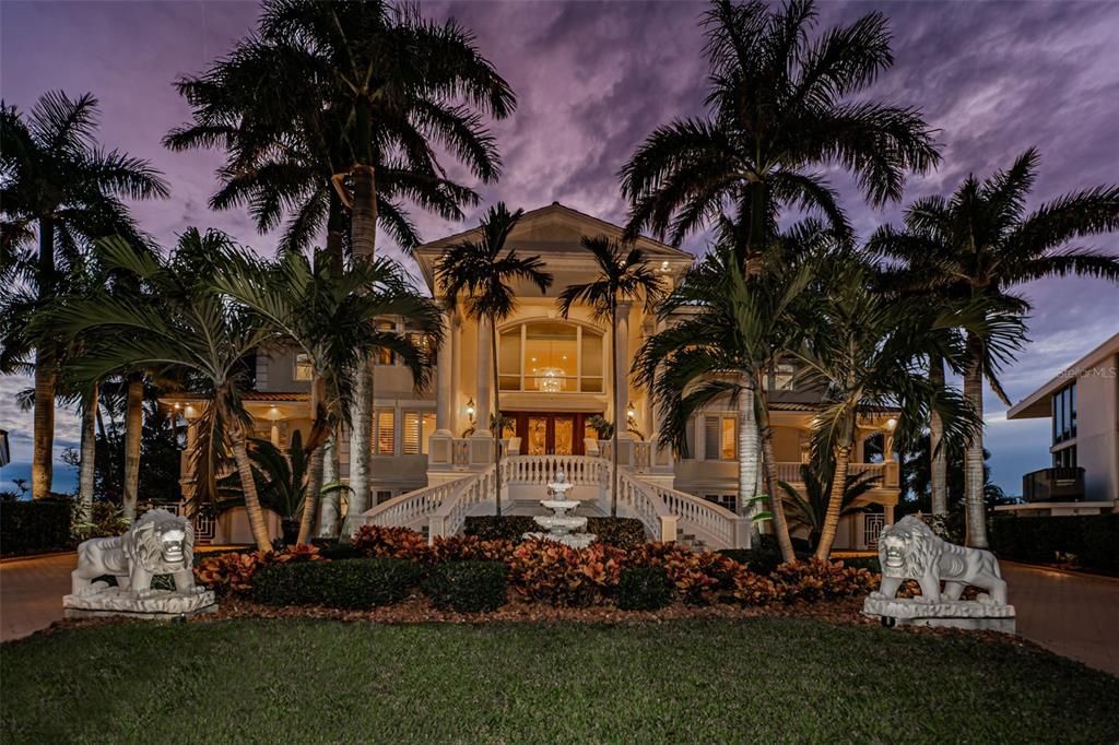 For Sale: $5,900,000 (5 beds, 5 baths, 7114 Square Feet)