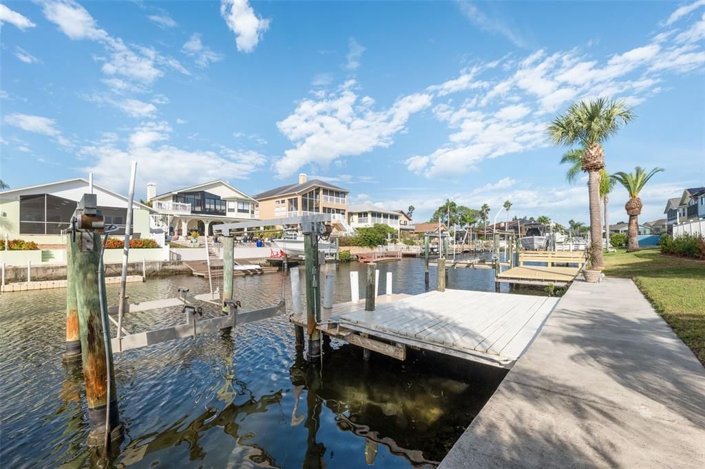 Boat lift