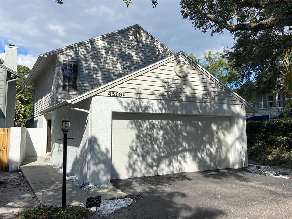 Recently Sold: $610,000 (3 beds, 2 baths, 1960 Square Feet)