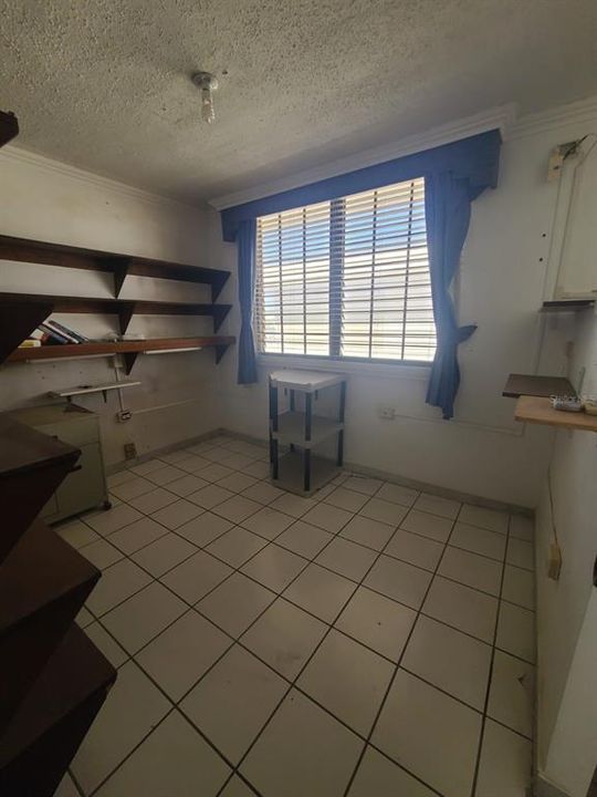 Vendido Recientemente: $355,000 (4 camas, 3 baños, 2516 Pies cuadrados)