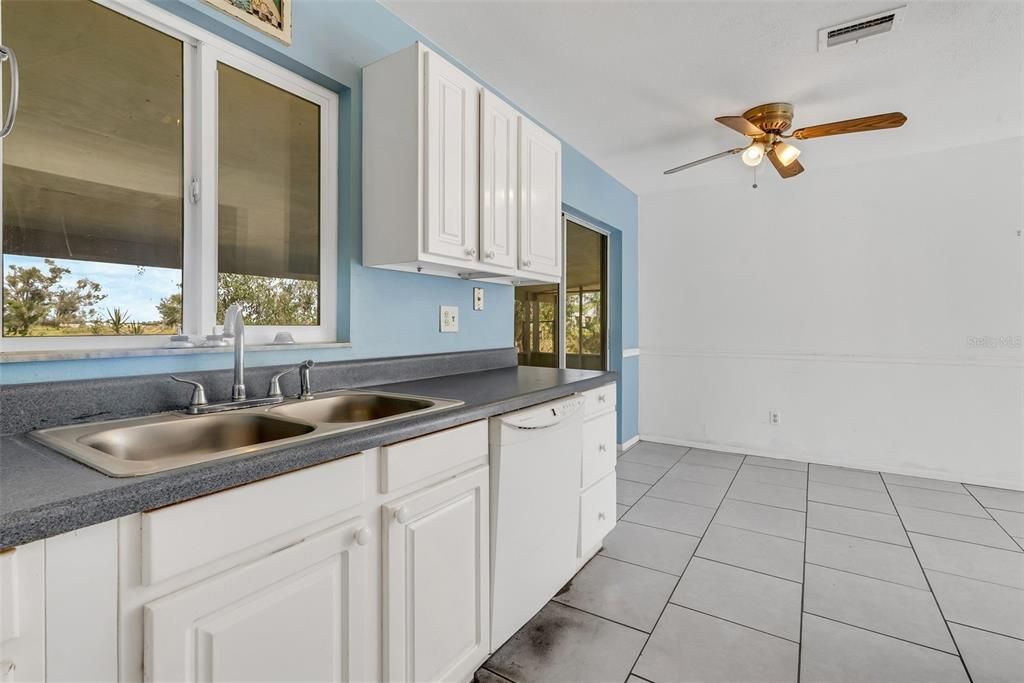 Recently Sold: $219,000 (3 beds, 2 baths, 1628 Square Feet)