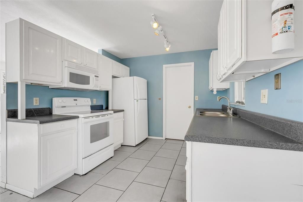 Recently Sold: $219,000 (3 beds, 2 baths, 1628 Square Feet)