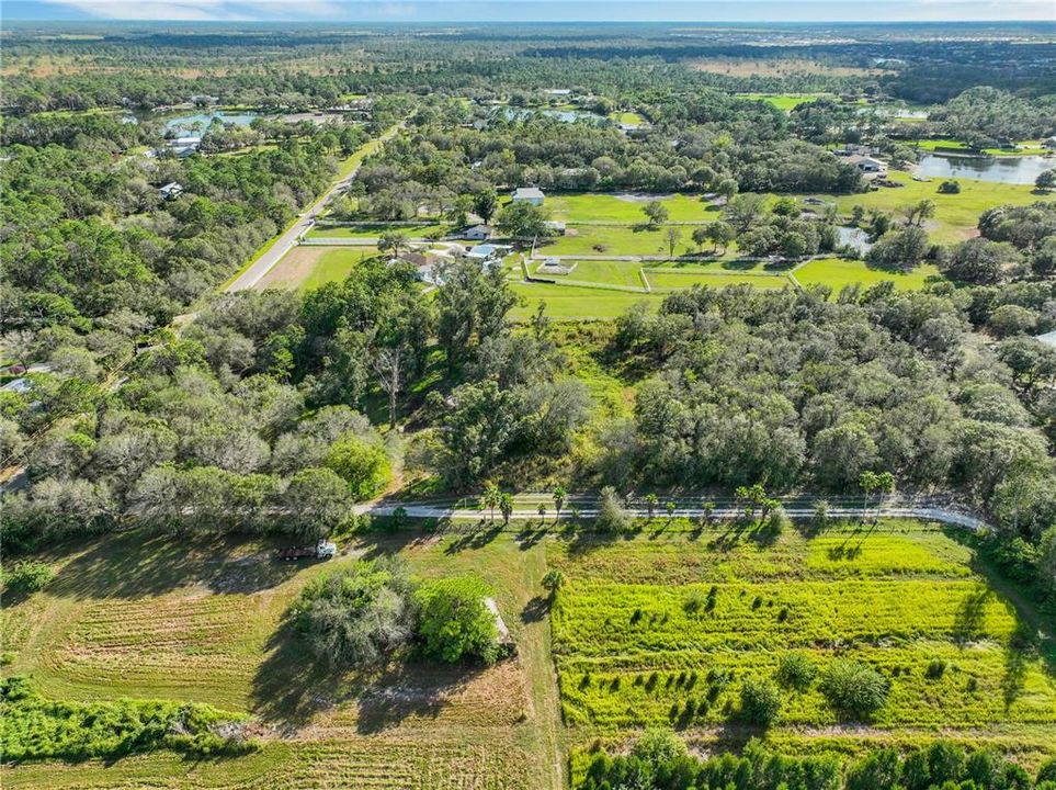 На продажу: $749,000 (4.97 acres)