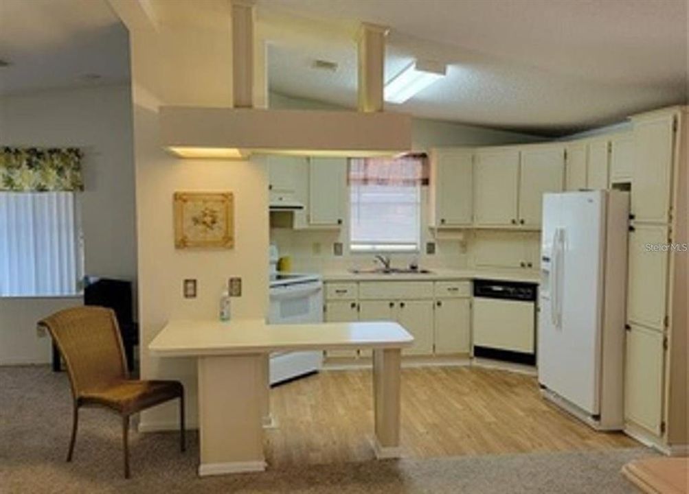 For Sale: $179,900 (2 beds, 2 baths, 1248 Square Feet)
