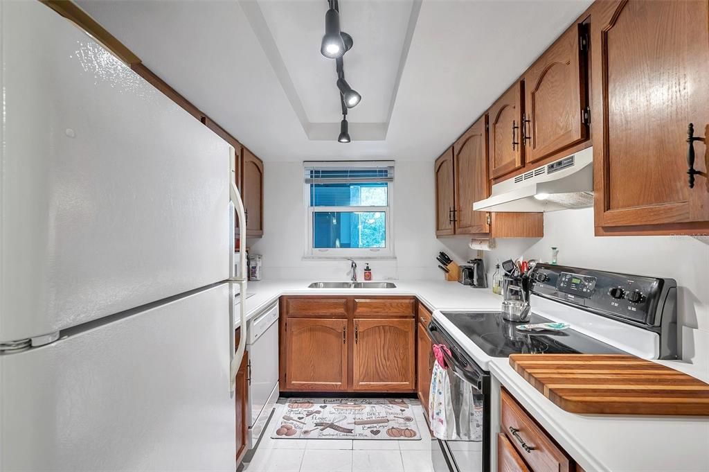 For Sale: $155,000 (2 beds, 2 baths, 1135 Square Feet)