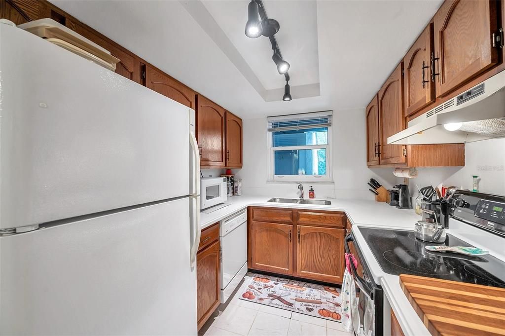 For Sale: $155,000 (2 beds, 2 baths, 1135 Square Feet)