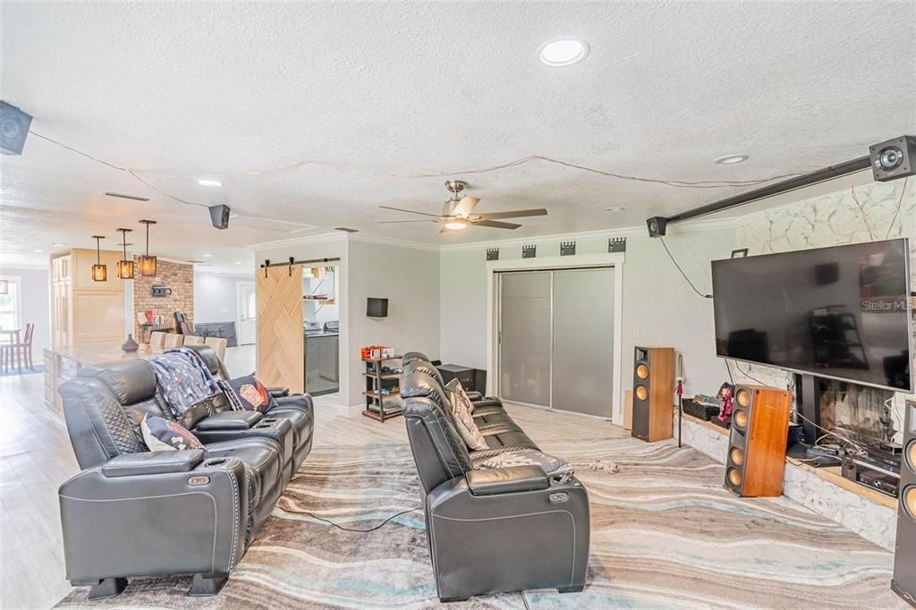 Recently Sold: $1,350,000 (4 beds, 2 baths, 1890 Square Feet)