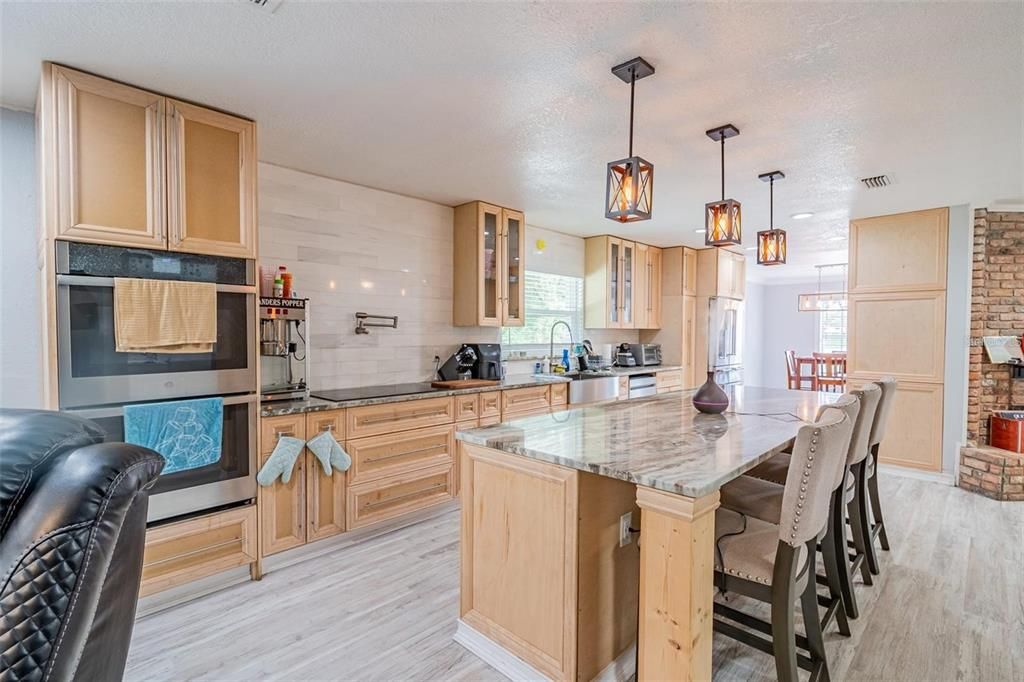 Recently Sold: $1,350,000 (4 beds, 2 baths, 1890 Square Feet)